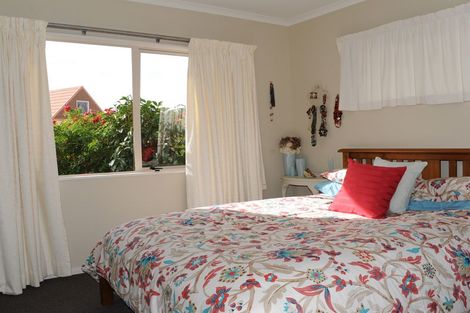 Photo of property in Holdsworth Villas, 2/2 William Donald Drive, Solway, Masterton, 5810