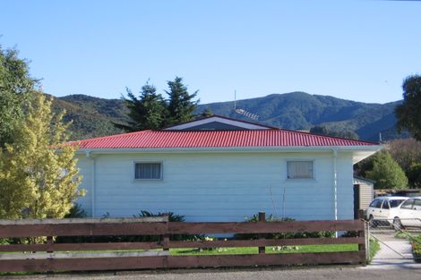 Photo of property in 5 Hickson Street, Featherston, 5710
