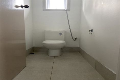 Photo of property in 21 Dundale Avenue, Blockhouse Bay, Auckland, 0600