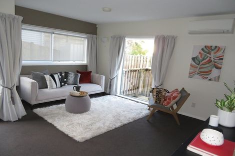 Photo of property in 16b Lincoln Avenue, Tawa, Wellington, 5028