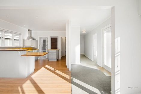 Photo of property in 32 Captain Scott Road, Glen Eden, Auckland, 0602