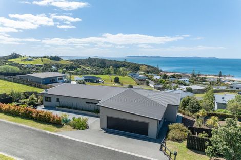 Photo of property in 6 Sunrise Place, Cable Bay, 0420