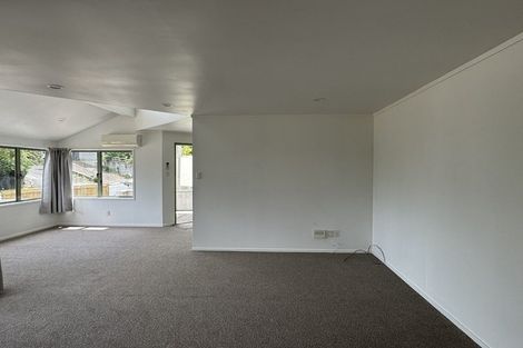 Photo of property in 19 Gilbass Avenue, Hamilton Lake, Hamilton, 3204