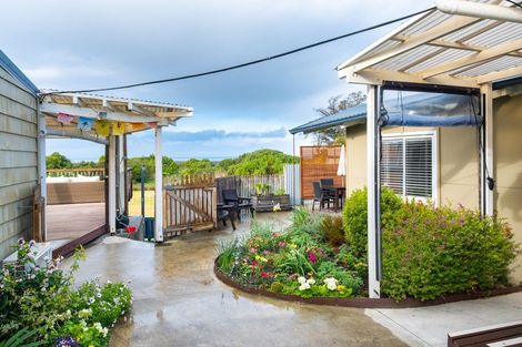 Photo of property in 16 Collison Terrace, Haumoana, 4102