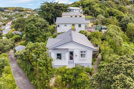 Photo of property in 2a Severn Street, Island Bay, Wellington, 6023
