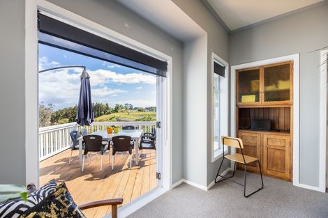 Photo of property in 15 Rawhiti Street, Vogeltown, New Plymouth, 4310