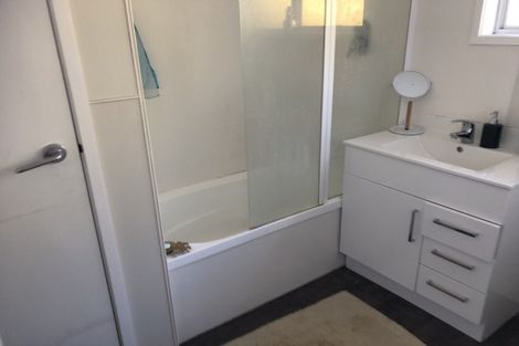 Photo of property in 1/69 View Road, Henderson, Auckland, 0612