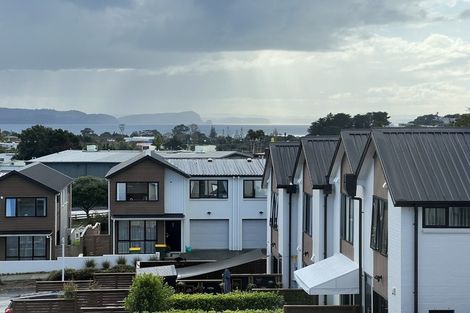 Photo of property in 17 Seafarer Crescent, Stanmore Bay, Whangaparaoa, 0932