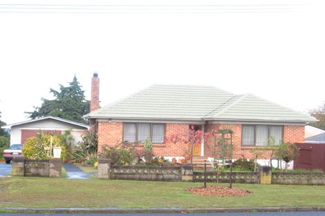 Photo of property in 2/5 Arthur Road, Hillpark, Auckland, 2102