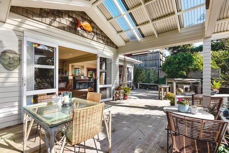 Photo of property in 42 Octavius Place, New Plymouth, 4312