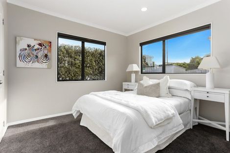 Photo of property in 7 Berkshire Terrace, Massey, Auckland, 0614