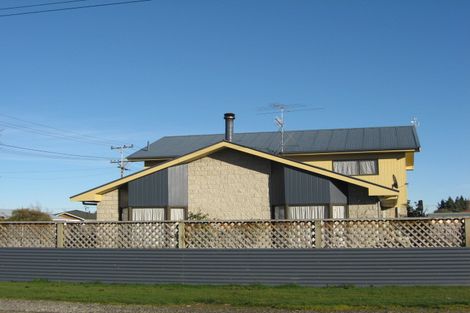 Photo of property in 226 Park Street, Winton, 9720