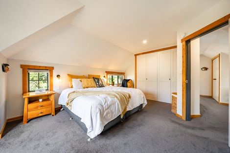 Photo of property in 45b Dowling Grove, Silverstream, Upper Hutt, 5019