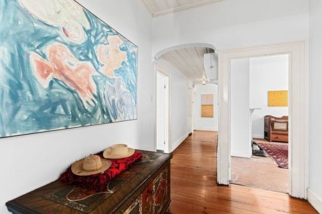 Photo of property in 90 Pendarves Street, New Plymouth, 4310