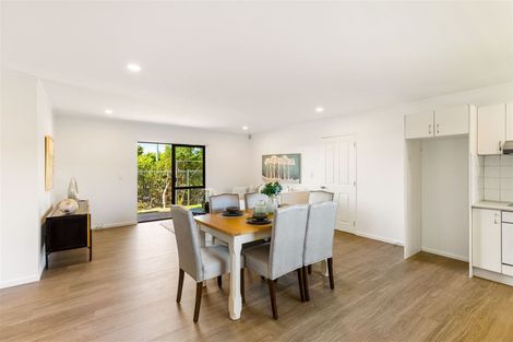 Photo of property in 9/17 Neta Grove, Henderson, Auckland, 0612