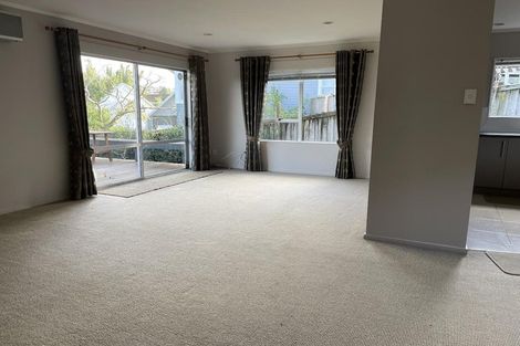 Photo of property in 1/6 Phillip Parade, Forrest Hill, Auckland, 0620