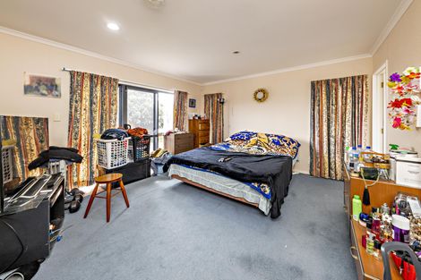 Photo of property in 23 Pitt Avenue, Clendon Park, Auckland, 2103