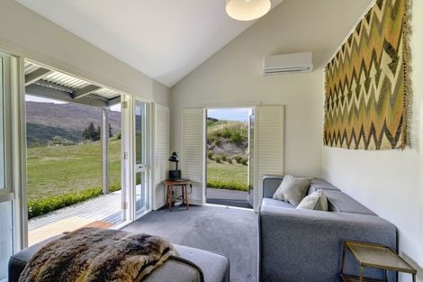 Photo of property in 40 Toka Road, Dalefield, Queenstown, 9371