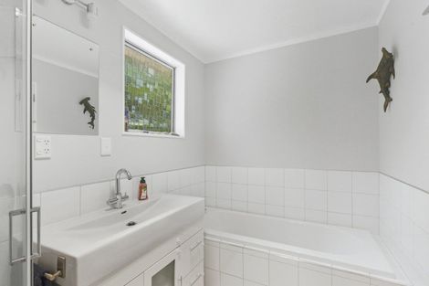 Photo of property in 92 Leinster Avenue, Raumati South, Paraparaumu, 5032