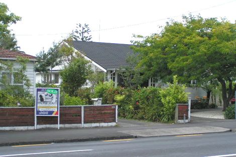 Photo of property in 350 Lake Road, Takapuna, Auckland, 0622
