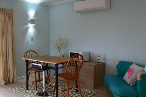 Photo of property in 10 Sophora Place, Totara Heights, Auckland, 2105