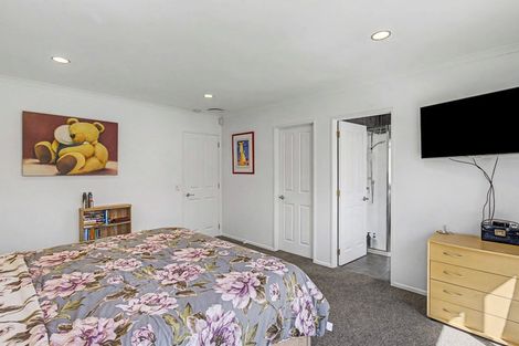 Photo of property in 127 Milne Drive, Paraparaumu, 5032