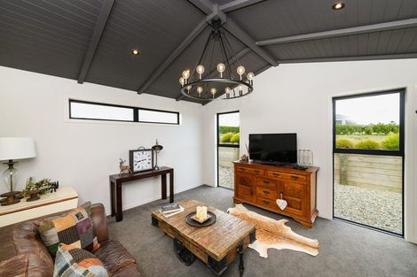 Photo of property in 17 Mataki Lane, Halcombe, Feilding, 4779