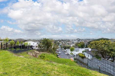 Photo of property in 8 Barton Street, Strandon, New Plymouth, 4312