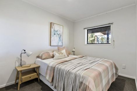 Photo of property in 27 Ferry Parade, Herald Island, Auckland, 0618