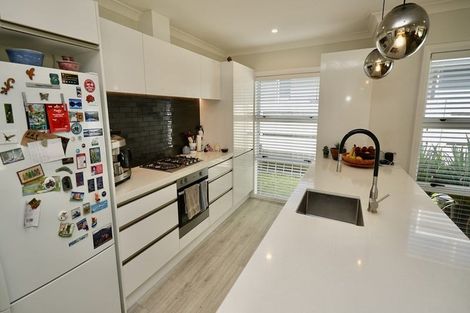 Photo of property in 13 Freedom Drive, Kelvin Grove, Palmerston North, 4414