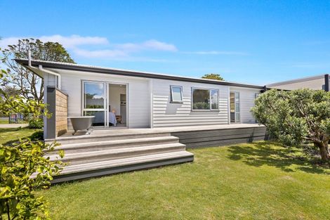 Photo of property in 233a Point Wells Road, Point Wells, 0986