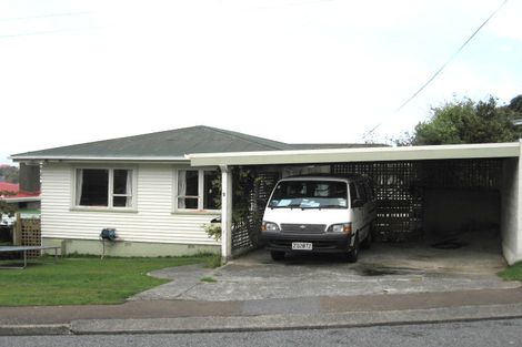 Photo of property in 5 Cotswold Crescent, Newlands, Wellington, 6037