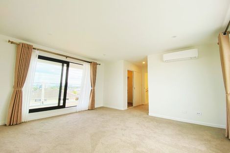 Photo of property in 37a Forrest Hill Road, Milford, Auckland, 0620