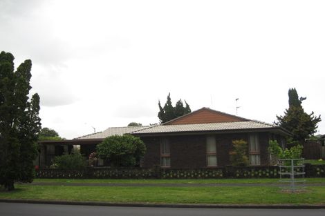 Photo of property in 4 Beaumaris Way, Conifer Grove, Takanini, 2112