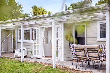 Photo of property in 30 Hinemoa Street, Paraparaumu, 5032