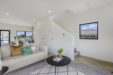 Photo of property in 11e Barrie Avenue, Papatoetoe, Auckland, 2025