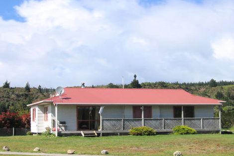 Photo of property in 16 Blake Road, Waitahanui, Taupo, 3378