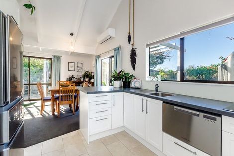 Photo of property in 34 Olive Terrace, Paraparaumu Beach, Paraparaumu, 5032