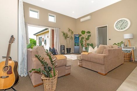 Photo of property in 11 Charteris Rise, Riverdale, Gisborne, 4010