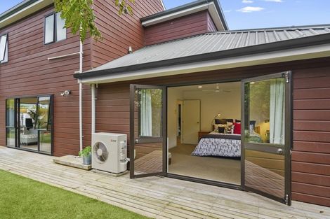 Photo of property in 13a Horotutu Road, Greenlane, Auckland, 1061