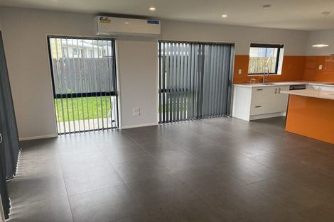 Photo of property in 1/25 Kennington Drive, Clendon Park, Auckland, 2103