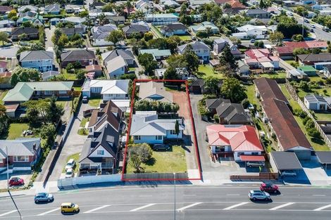 Photo of property in 218 Edmonton Road, Te Atatu South, Auckland, 0610