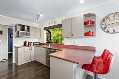 Photo of property in 13 Whitechapel Grove, Stokes Valley, Lower Hutt, 5019