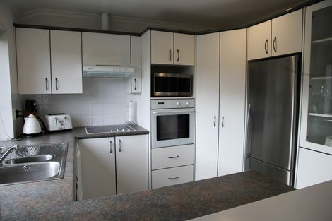 Photo of property in 16 Claridge Place, Taradale, Napier, 4112