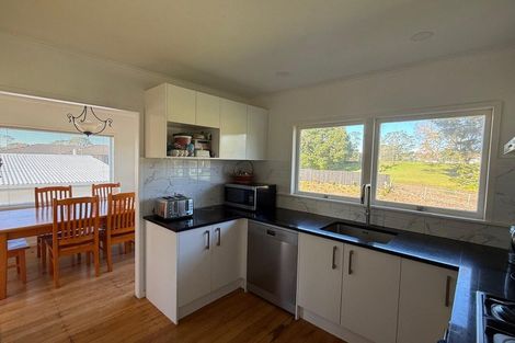 Photo of property in 11 Terry Street, Blockhouse Bay, Auckland, 0600