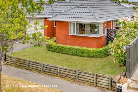 Photo of property in 1 Ilfracombe Place, Burnside, Christchurch, 8053