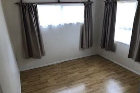 Photo of property in 9 Lysander Crescent, Beach Haven, Auckland, 0626