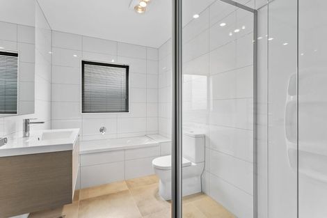 Photo of property in 9 Chartreuse Road, Rosehill, Papakura, 2113