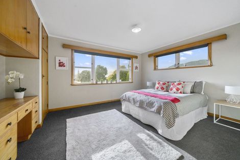 Photo of property in 18 Tarawa Street, Paekakariki, 5034