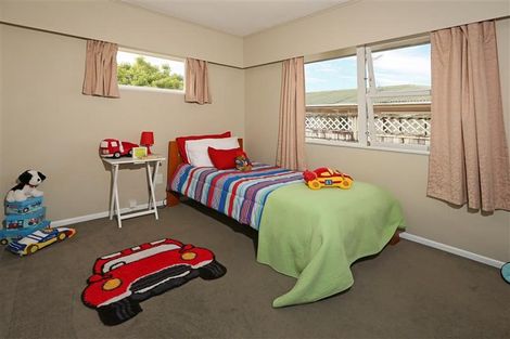 Photo of property in 71 Glendene Avenue, Glendene, Auckland, 0602